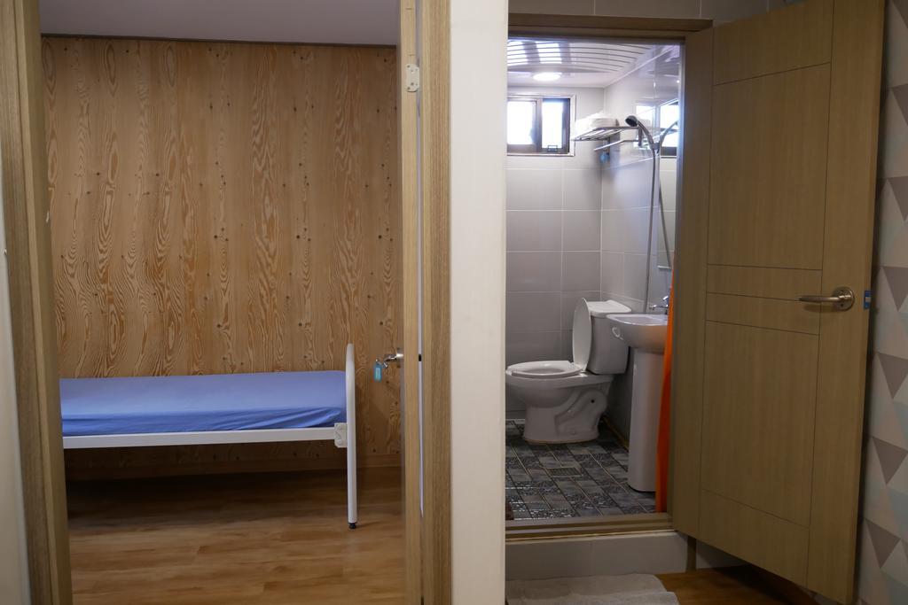Hostel Backpackers Inside Seul Zewnętrze zdjęcie