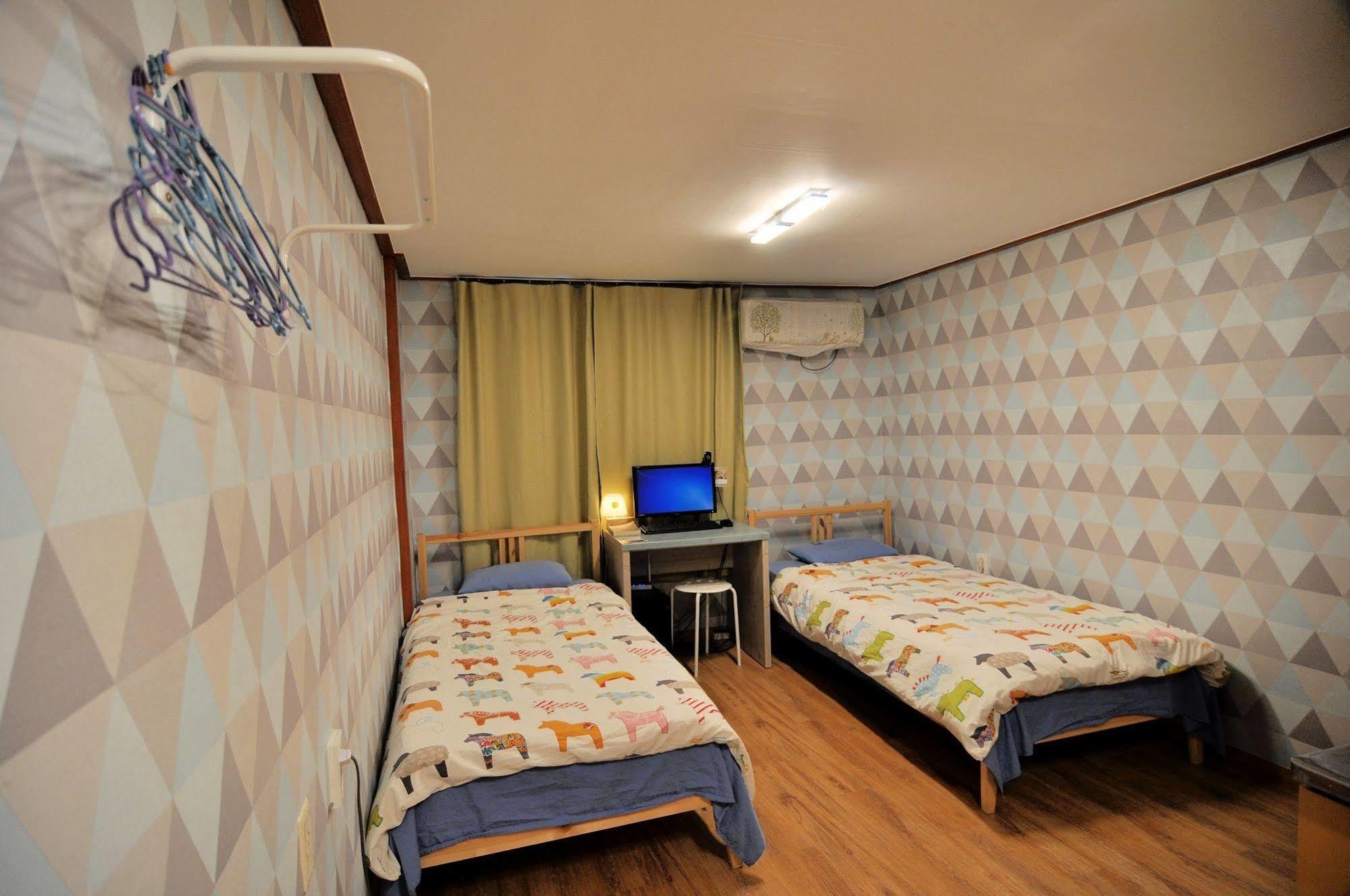 Hostel Backpackers Inside Seul Zewnętrze zdjęcie