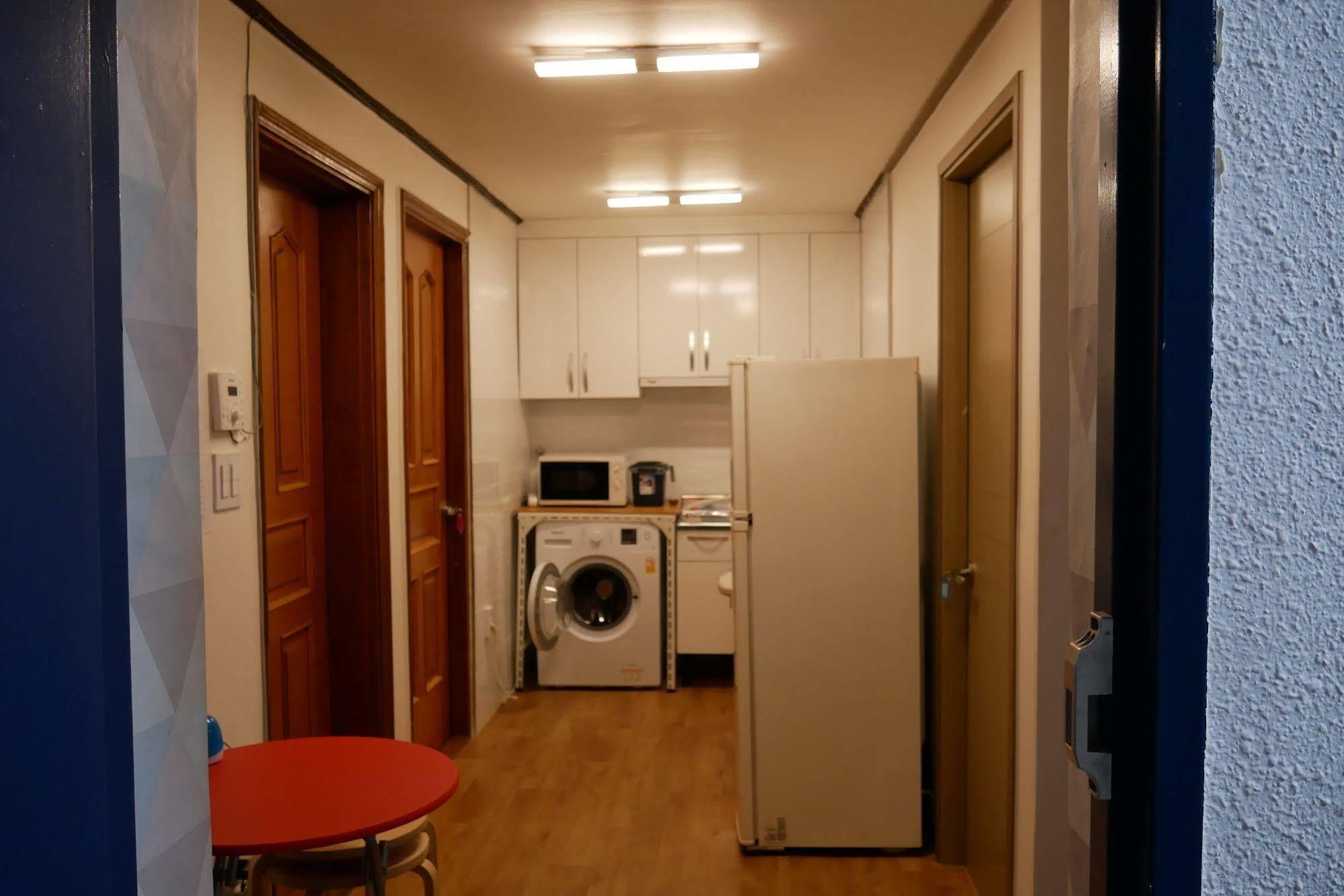 Hostel Backpackers Inside Seul Zewnętrze zdjęcie